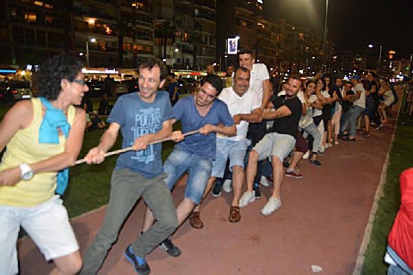 Kordon'da 'Yeryüzü Sofrası' kurdular