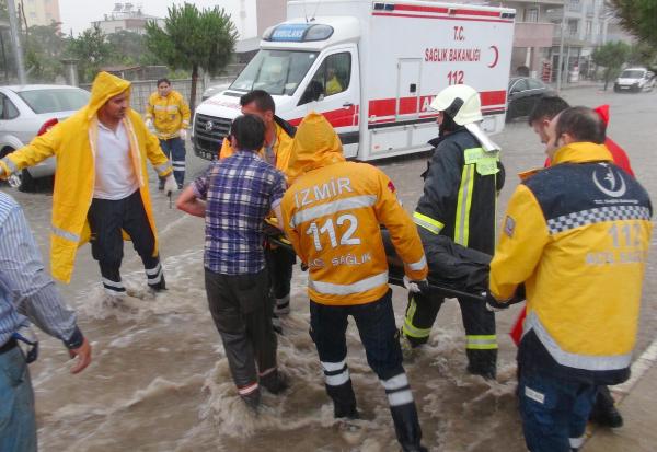 Sağanak yağmurda zincirleme kaza: 7 yaralı