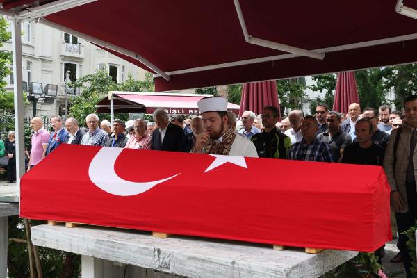 Usta yönetmen Başar Sabuncu'ya son görev