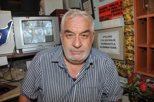 Ali İsmail Korkmaz'ın dövüldüğü sokakta, güvenlik kamerasını kapatan polis ve otel sahibine beraat