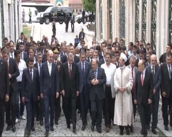 Cumhurbaşkanı Erdoğan Sultan Reşat Türbesini ziyaret etti