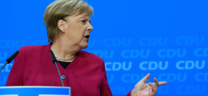 Merkel'e kabineyi gençleştirme çağrısı