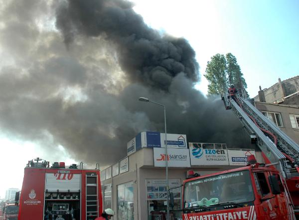 Bayrampaşa'da korkutan yangın