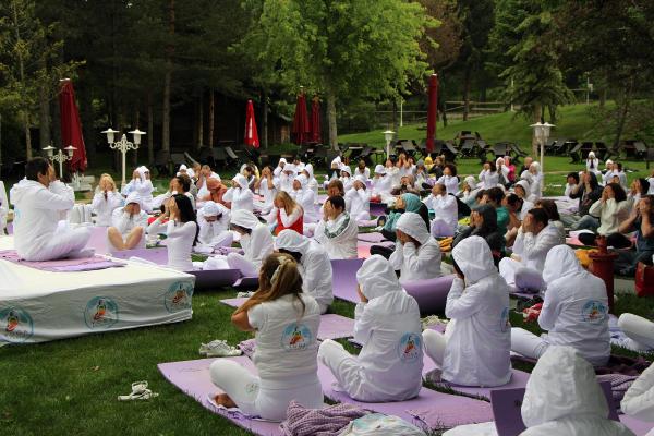 Abant'ta yoga yaptılar