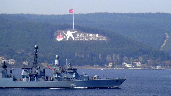 Alman savaş gemisi, Çanakkale Boğazı'ndan geçti