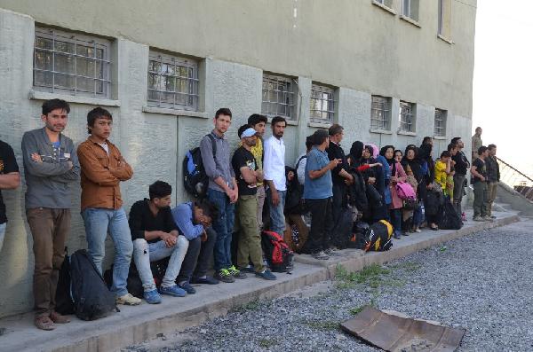 49 Afgan kaçağı Mehmetçik kurtardı