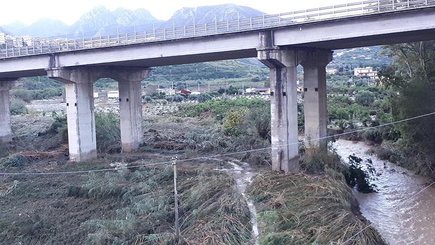 İtalya'da sel 10 can aldı