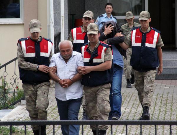 Uyuşturucu hap operasyonunda baba ve oğlu tutuklandı