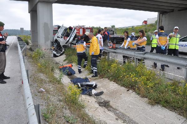 4 ölümlü kazadan geriye düğün davetiyesi kaldı