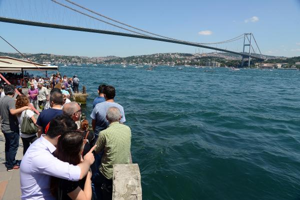 İstanbul Boğazı’nda yüzlerce tekne eylem yaptı