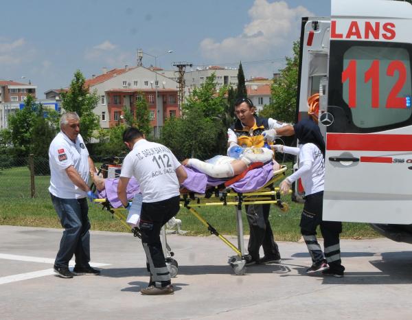 Trafo patladı, yaralanan teknisyen ambulans helikopterle İstanbul'a kaldırıldı