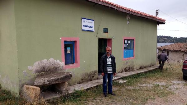 80 yıllık camiye varilden minare