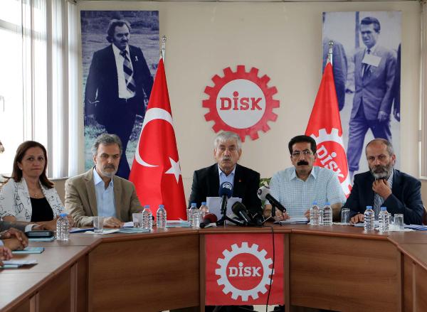 Sendikalardan "1 Mayıs" ta Taksim yasağına suç duyurusu