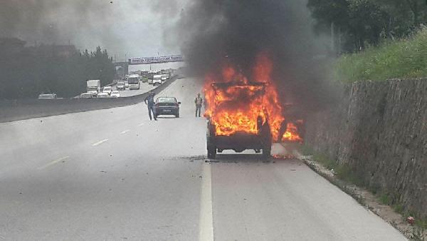 LPG'li otomobil alev alev yandı