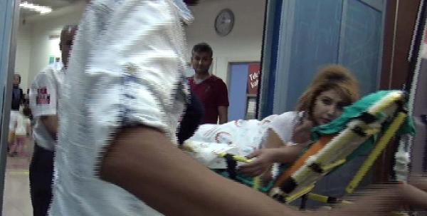Eski kız arkadaşını cami önünde 5 yerinden bıçakladı