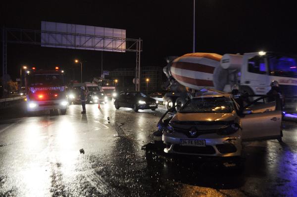 Kontrolden çıkan TIR, zincirleme kazaya sebep oldu: 5 yaralı