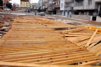 Gaziantep’te çöken kameriyenin altında kalan işçi yaralandı