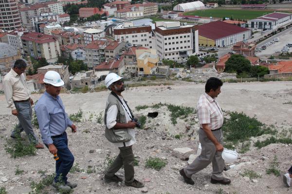 Unesco Temsilcisi Kothari, dünyanın en büyük yeraltı şehrinde incelemelerde bulundu