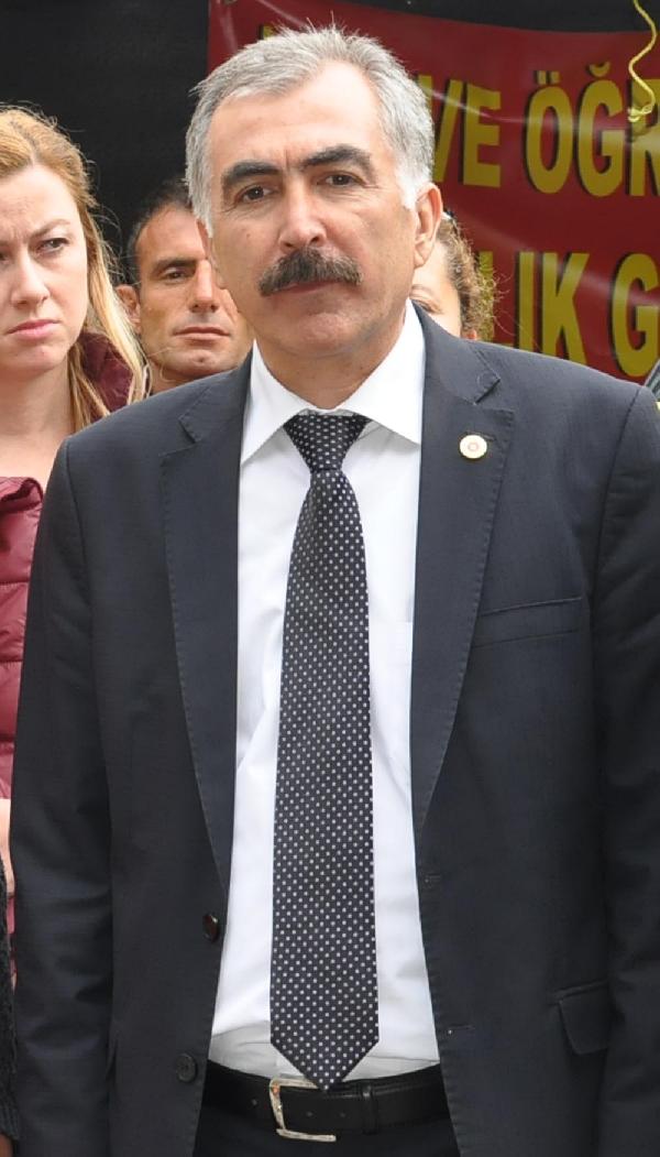 Açlık grevindeki öğretmene Eğitim-Sen'den destek