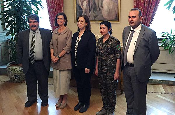 Rojava heyeti İtalya'da silah, ilaç ve finans desteği arayışında