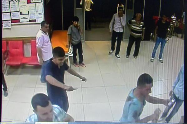 Hastane basıp doktor kaçırarak, aranan kişiyi tedavi ettirdiler