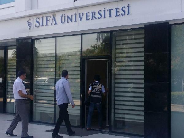Fethullah Gülen cemaatine yakın vakıf ve hastanede polis araması (2) (Yeniden)