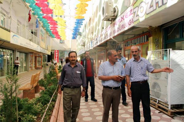 Silopi'de sokağı, rengarenk şemsiyelerle kapattılar
