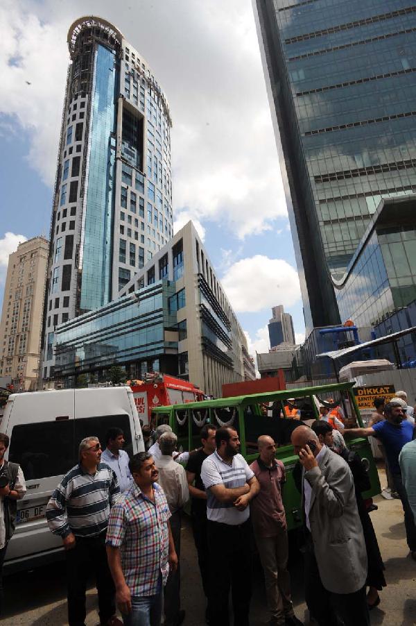 Plaza inşaatındaki asansör kazasında bir işçi öldü