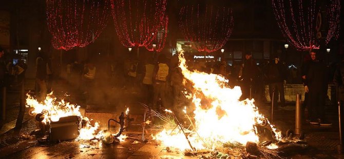 Fransızlar sokaklara döküldü: 2 ölü, 756 yaralı