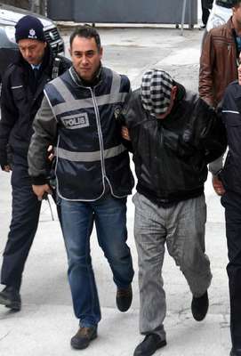 Urla'da vurulan genç hayatını kaybetti, zanlı yakalandı