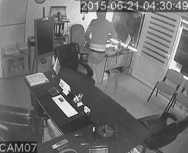 Gündüz kiralık ev sordu, gece laptopları çaldı