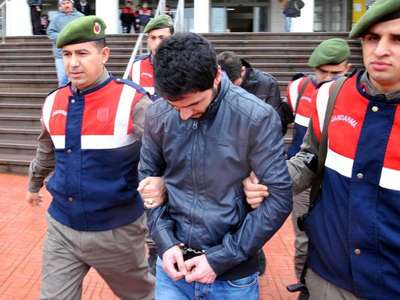 Marketlerden sahte parayla alışverişe 2 tutuklama