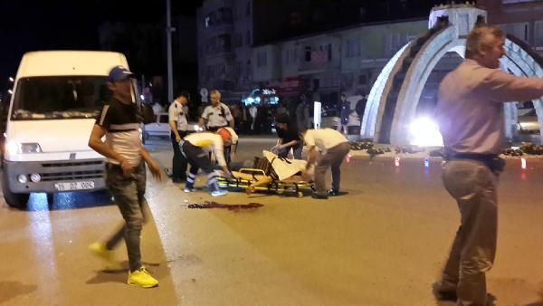 Kavşakta tartıştığı iki kardeşi tüfekle öldürdü