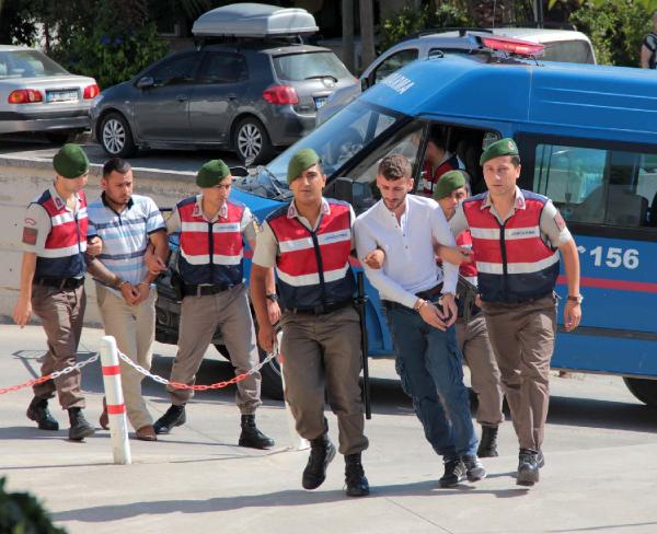 Marmaris'te uyuşturucu zanlıları adliyede
