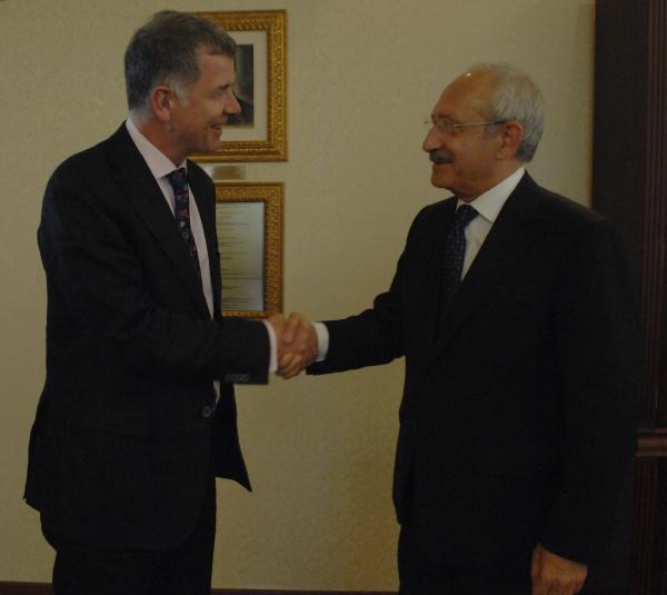 Kılıçdaroğlu, İngiltere Büyükelçisi Richard Moore ile görüştü
