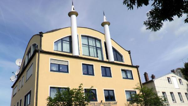Münih’te bir Türk camisi  kundaklanmak istendi (2)