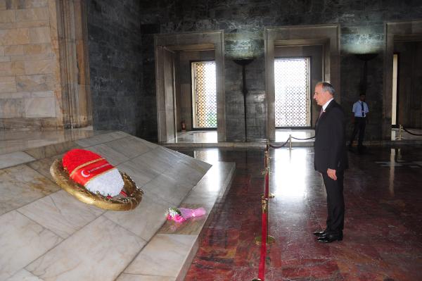 Dursun Çiçek yemin ettikten sonra Anıtkabir'i ziyaret etti