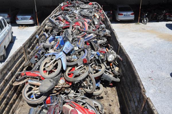 Trafikten men edilen motosikletler kilosu 1.25 liradan satıldı