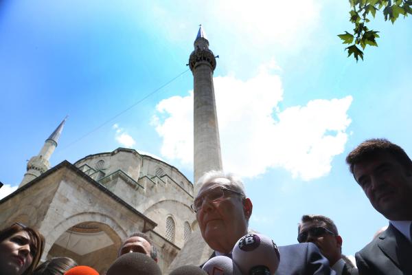 Gazeteci- yazar Cünyet Arcayürek, son yolculuğuna uğurlandı