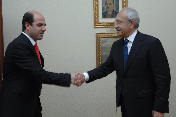 Kılıçdaroğlu, Köy Korucuları ve Şehit Aileleri Konfederasyonu'nu kabul etti