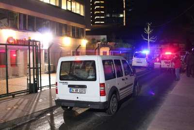 Cumhuriyet gazetesi önünde polis güvenlik önlemi aldı- 1