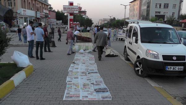 Kaldırımda sosyal medyacı iftarı