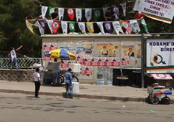 Diyarbakır'daki bombalı saldırıda yaralanan 17 kişinin tedavisi sürüyor