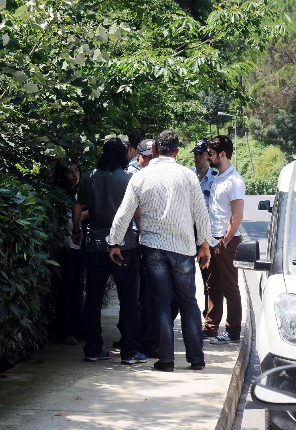 Huber Köşkü önünde bir kadın gözaltına alındı