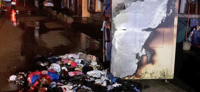 Caminin önündeki yangını cemaat söndürdü