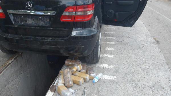 Aksaray'da otomobilde 40 kilo esrar ele geçirildi