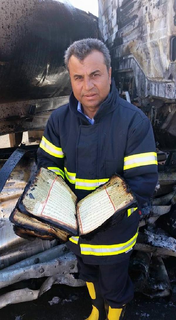 Ham petrol yüklü tanker yandı, içindeki Kuran yanmadı
