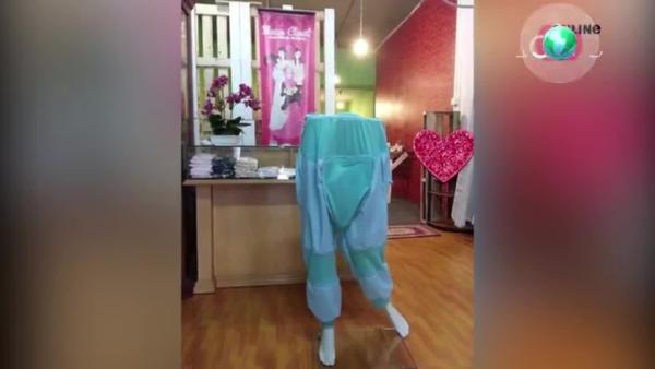 Müslüman kadınlara doğum pantolonu