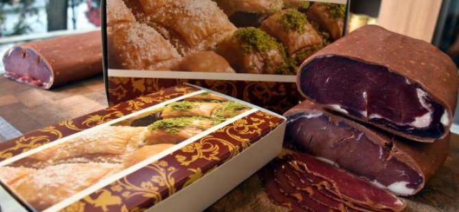 Kayserili esnaftan baklava kutusunda pastırma