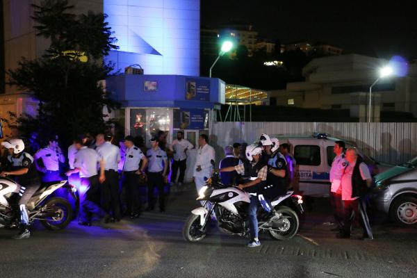 Bakanlık yapı ruhsatı verdi belediye mühürledi